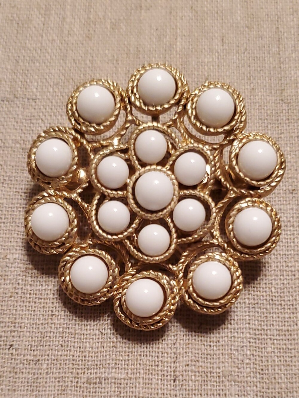 Stella & Dot Paradise White Cabochon Gold Tone Brooch Pin Convertible Pendant